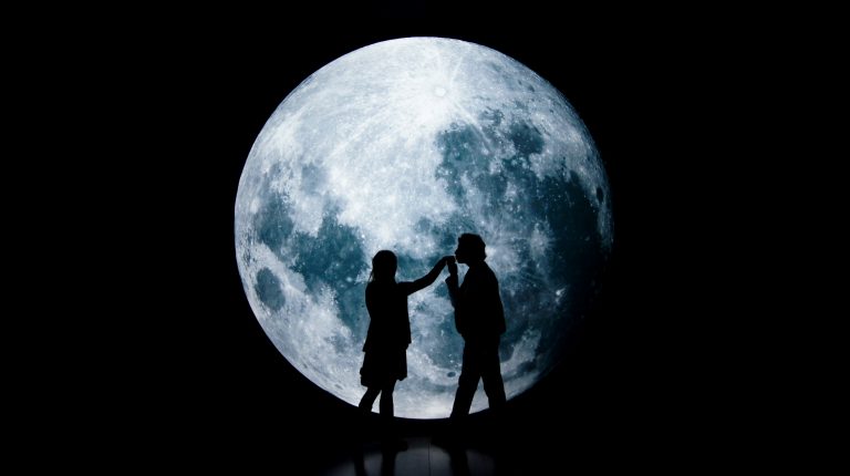 How to Turn an Ordinary Weekend Into a Mini Romantic Adventure